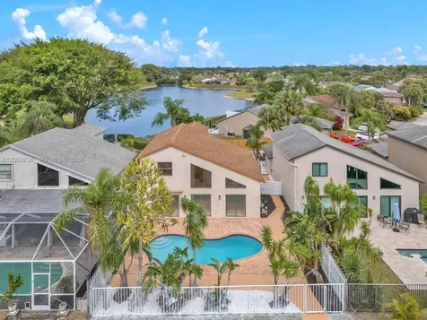 8694 Kimble Way Boca Raton FL 33433