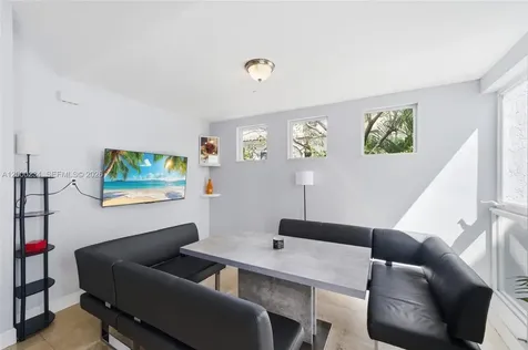 832 N Victoria Park Road Fort Lauderdale FL 33304