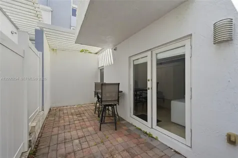 832 N Victoria Park Road Fort Lauderdale FL 33304