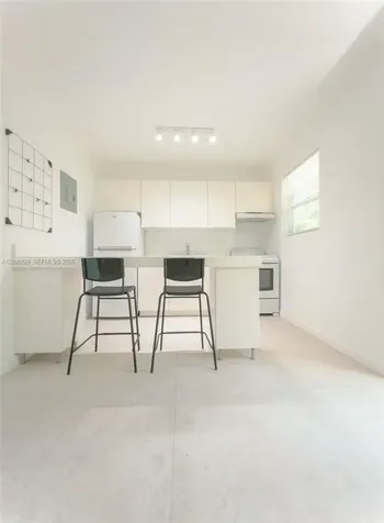 3676 Oak Avenue Miami FL 33133