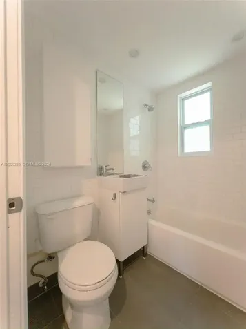 3676 Oak Avenue Miami FL 33133
