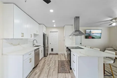 2485 NW 84th Way Sunrise FL 33322