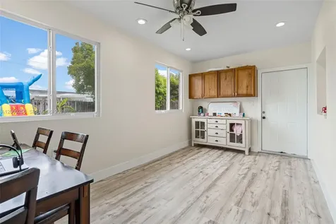 2485 NW 84th Way Sunrise FL 33322