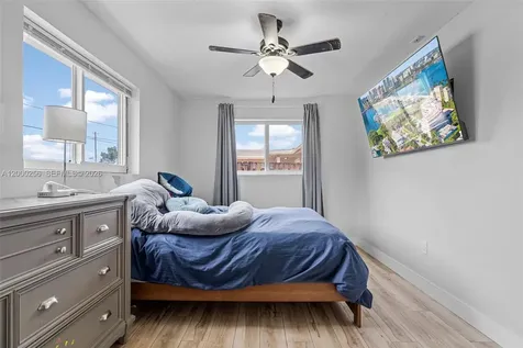 2485 NW 84th Way Sunrise FL 33322