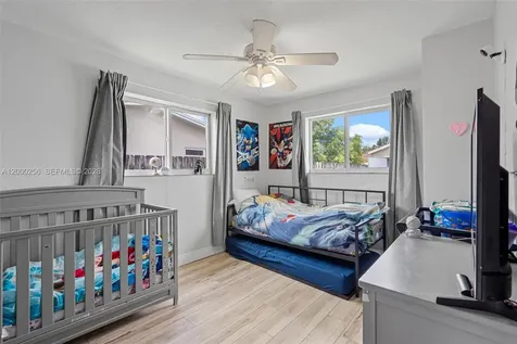 2485 NW 84th Way Sunrise FL 33322