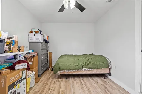 2485 NW 84th Way Sunrise FL 33322