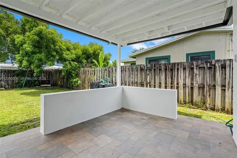 2485 NW 84th Way Sunrise FL 33322