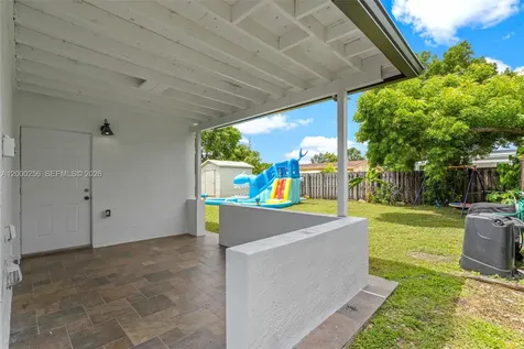 2485 NW 84th Way Sunrise FL 33322