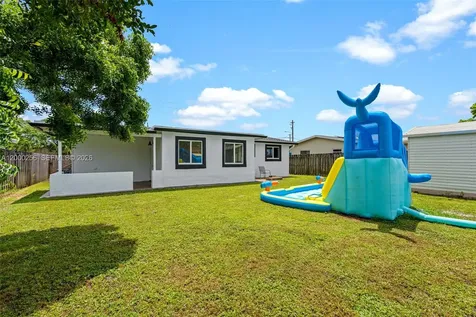2485 NW 84th Way Sunrise FL 33322