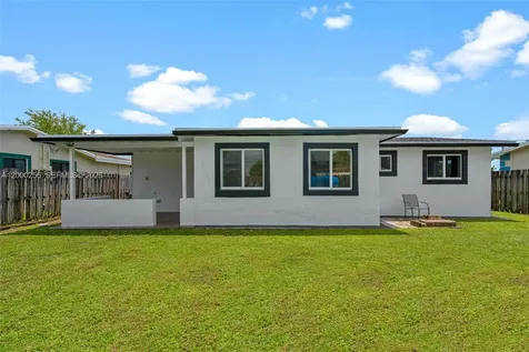 2485 NW 84th Way Sunrise FL 33322
