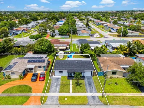 2485 NW 84th Way Sunrise FL 33322