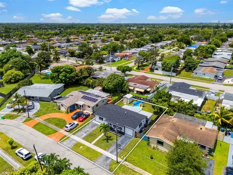 2485 NW 84th Way Sunrise FL 33322