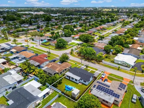 2485 NW 84th Way Sunrise FL 33322