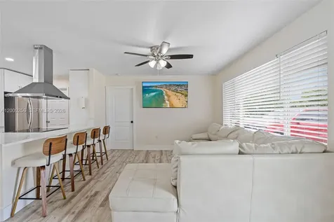 2485 NW 84th Way Sunrise FL 33322