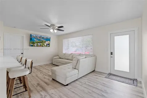 2485 NW 84th Way Sunrise FL 33322