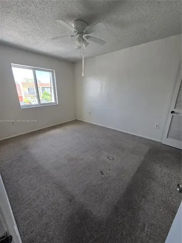 932 W 80th Place Hialeah FL 33014