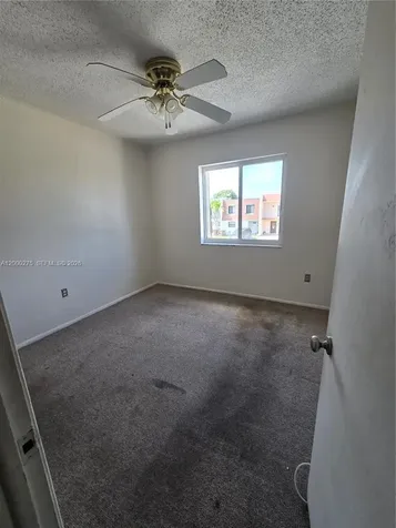 932 W 80th Place Hialeah FL 33014