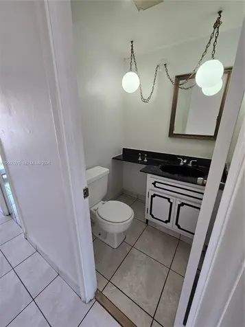 932 W 80th Place Hialeah FL 33014