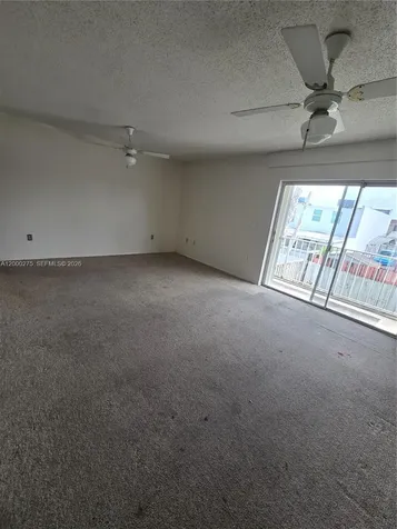 932 W 80th Place Hialeah FL 33014
