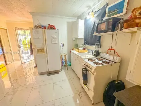 3913 SW 28th Street West Park FL 33023
