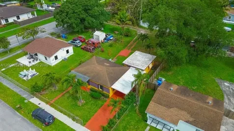 3913 SW 28th Street West Park FL 33023