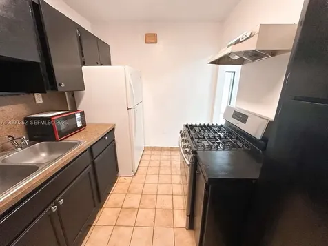 3913 SW 28th Street West Park FL 33023