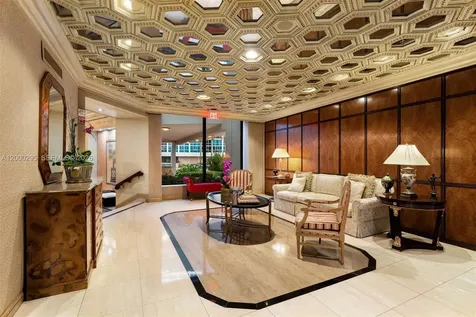 5500 Collins Avenue Miami Beach FL 33140