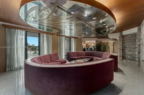 5500 Collins Avenue Miami Beach FL 33140