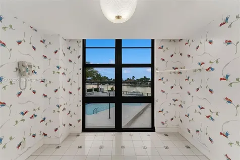 5500 Collins Avenue Miami Beach FL 33140