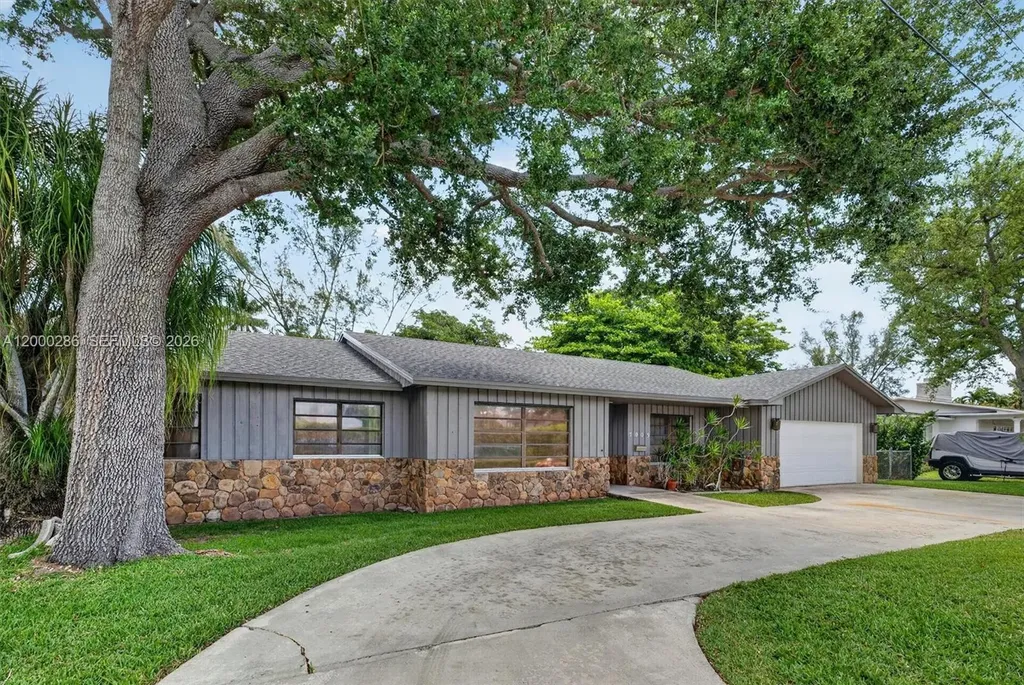 7009 SW 66th Avenue South Miami FL 33143
