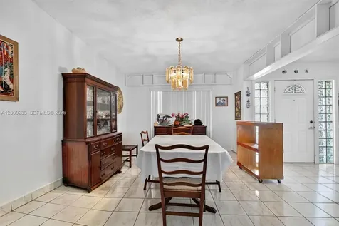 7009 SW 66th Avenue South Miami FL 33143