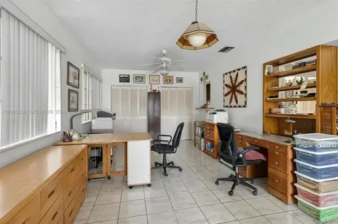 7009 SW 66th Avenue South Miami FL 33143