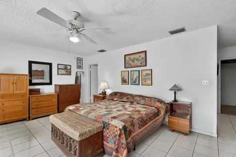 7009 SW 66th Avenue South Miami FL 33143