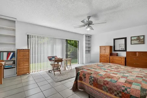 7009 SW 66th Avenue South Miami FL 33143