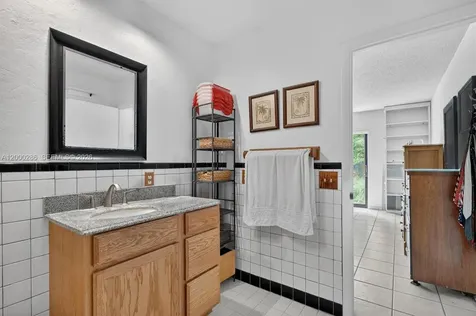 7009 SW 66th Avenue South Miami FL 33143
