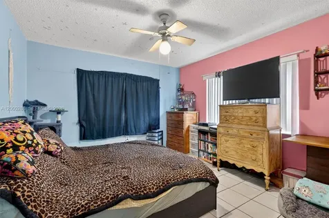 7009 SW 66th Avenue South Miami FL 33143