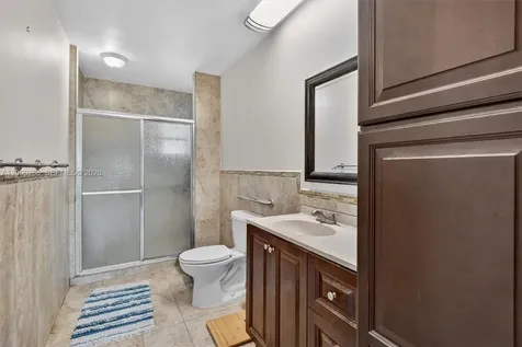 7009 SW 66th Avenue South Miami FL 33143