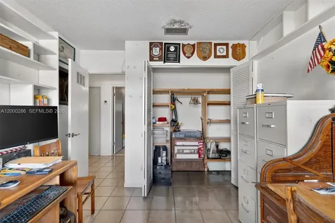 7009 SW 66th Avenue South Miami FL 33143
