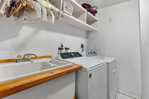 7009 SW 66th Avenue South Miami FL 33143