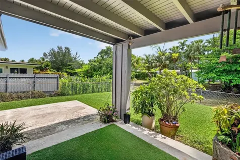7009 SW 66th Avenue South Miami FL 33143