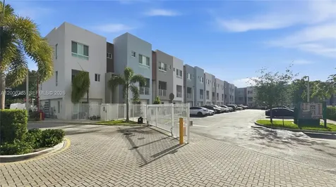 2505 NE 193rd Street Miami FL 33180