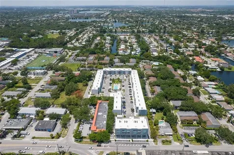 2505 NE 193rd Street Miami FL 33180