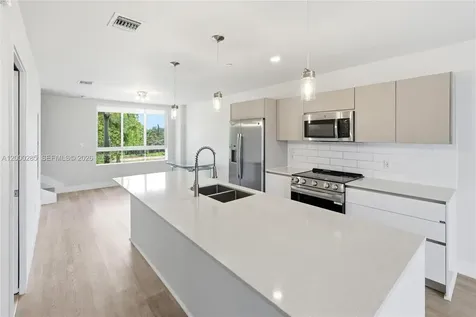 2505 NE 193rd Street Miami FL 33180