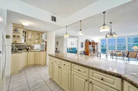 3725 S Ocean Drive Hollywood FL 33019