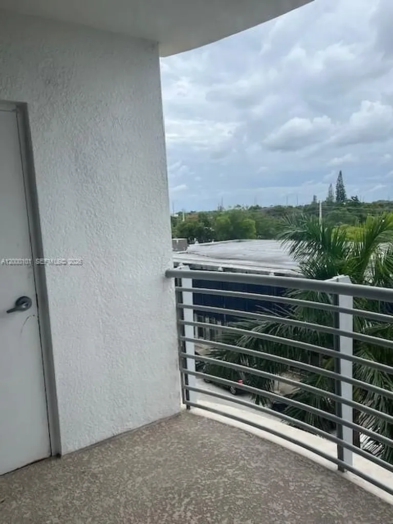 Hollywood FL 33020
