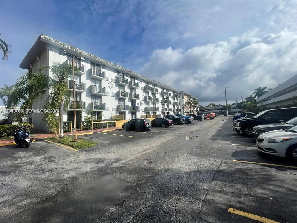 16450 NW 2nd Avenue Miami FL 33169