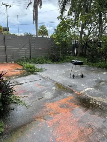 16450 NW 2nd Avenue Miami FL 33169