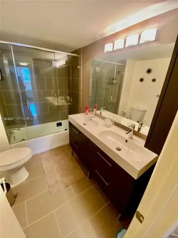 16590 NE 26th Avenue North Miami Beach FL 33160