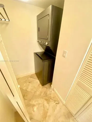 16590 NE 26th Avenue North Miami Beach FL 33160