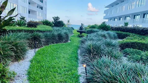 5401 Collins Avenue Miami Beach FL 33140